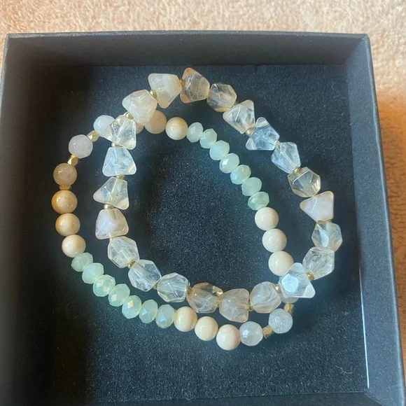 Elegant Beaded Bracelet Set - Picture 3 of 3